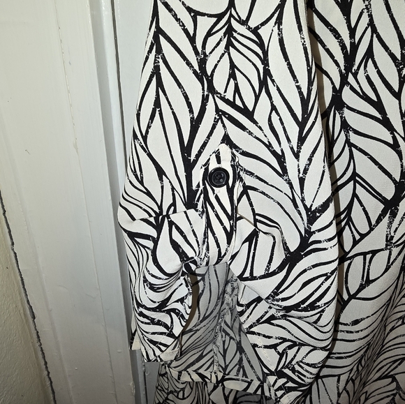 Catherines 4x Button-up Blouse - Picture 3 of 5